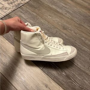 Nike blazer mid 77